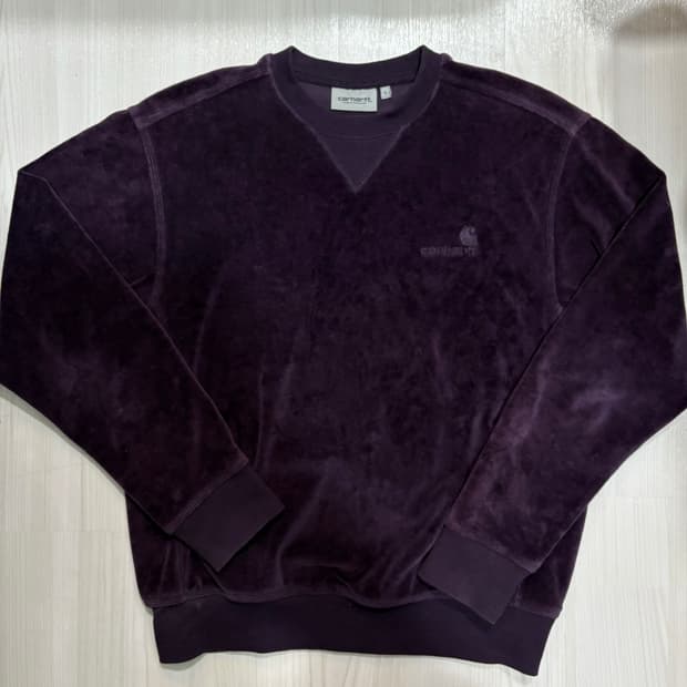 칼하트 WIP 벨루어 벨벳 맨투맨