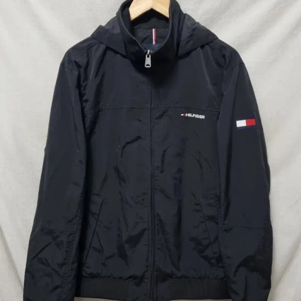 타미힐피거 블랙 후드 바람막이 자켓 100