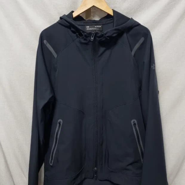 언더아머 기능성 바람막이 XL