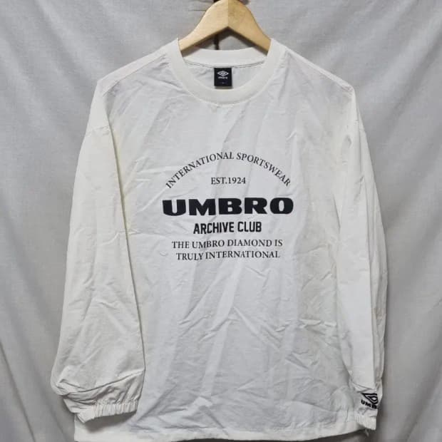 엄브로 나일로 맨투맨 M