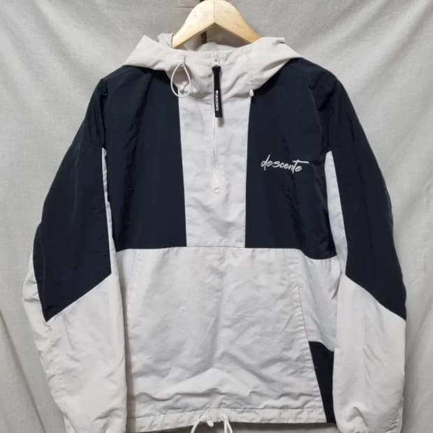 데상트 바람막이 아노락 105