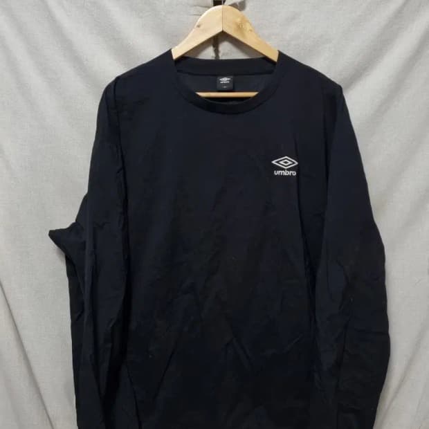 엄브로 나일론 기능성 맨투맨 110