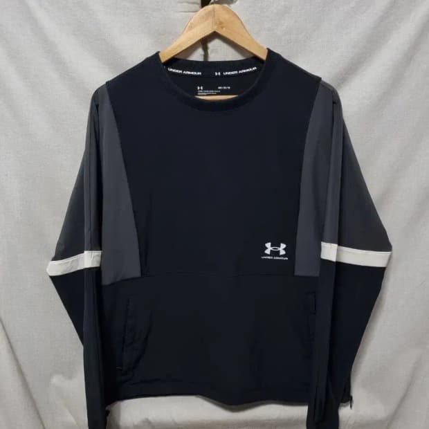 언더아머 기능성 맨투맨 M