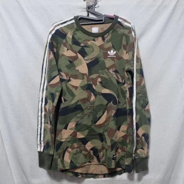 아디다스 스케이트보딩 카모 롱슬리브 M