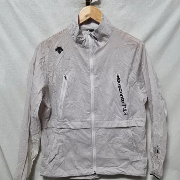 데상트 바람막이 M