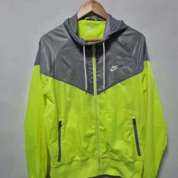 나이키 윈드러너 바람막이 M