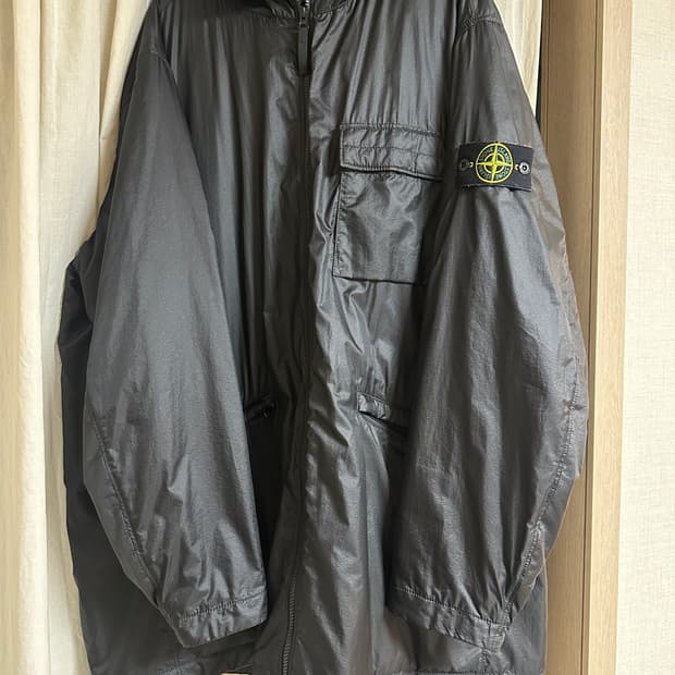 Ss22 스톤 아일랜드  바이오 베이스 립스탑  나일론 후드 자켓 블랙 