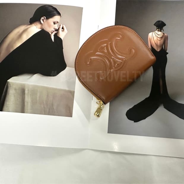 셀린느 트리옹페 반달 카드지갑 브라운 무료배송