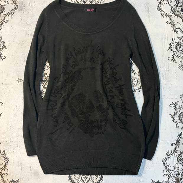 Gothic skull lettering long knit