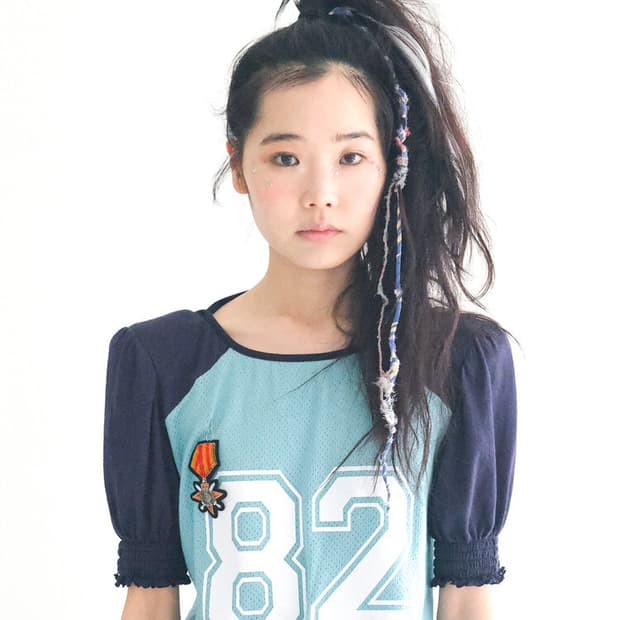샵 페어리  pad shoulder raglan half top 