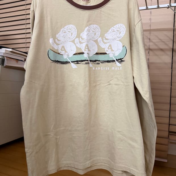 캐피탈 롱슬리브