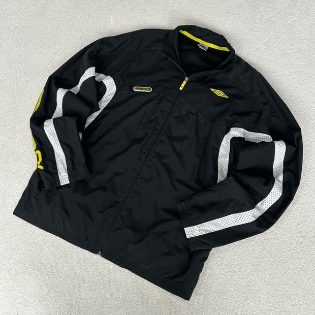 엄브로 블랙 바람막이 점퍼 L