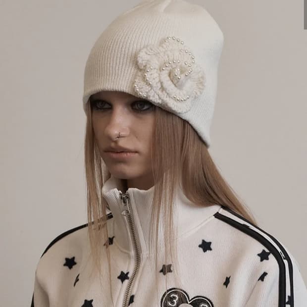 9일까지 판매) 셋업이엑스이 펄 코사지 비니 아이보리 미착용 새제품