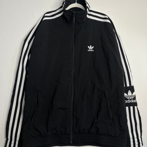 아디다스 파이어버드  삼선 바람막이