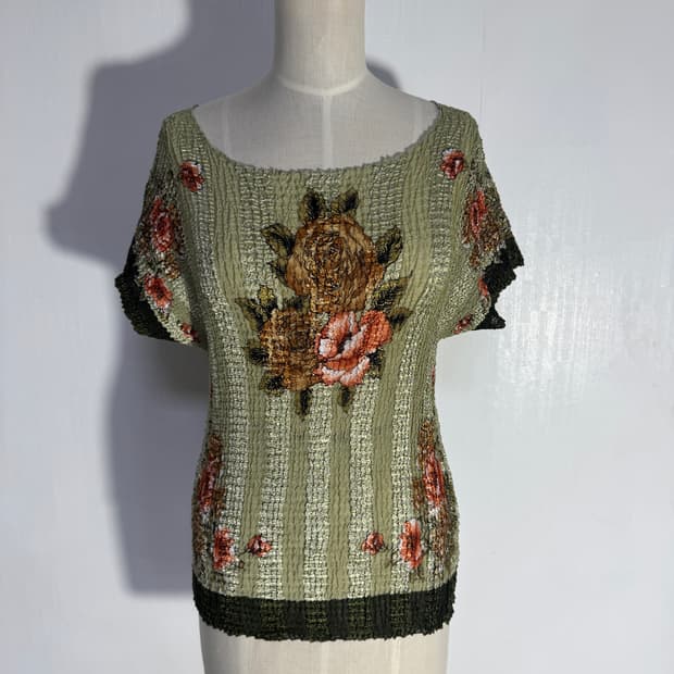 빈티지 로즈 패턴 플리츠 탑 오리엔탈