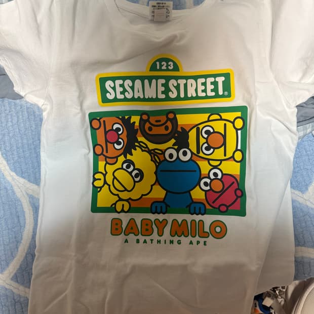 베이프 베이비 마일로 세서미 스트리트 티셔츠