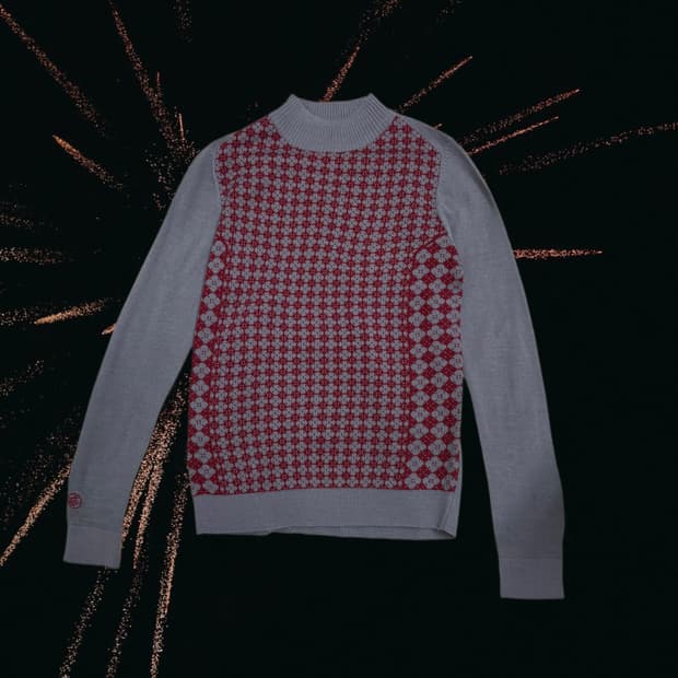 빈티지 그레이 격자 레드미니하트 패턴 니트 스웨터