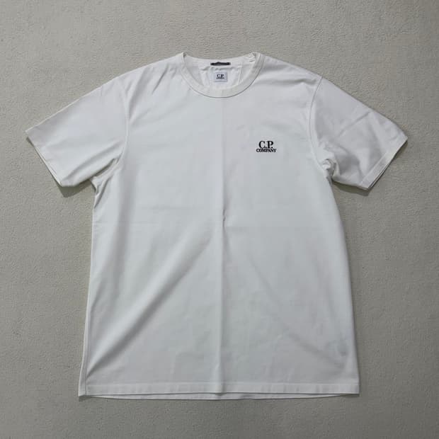 CP컴퍼니 화이트 반팔 티셔츠 XXL 110