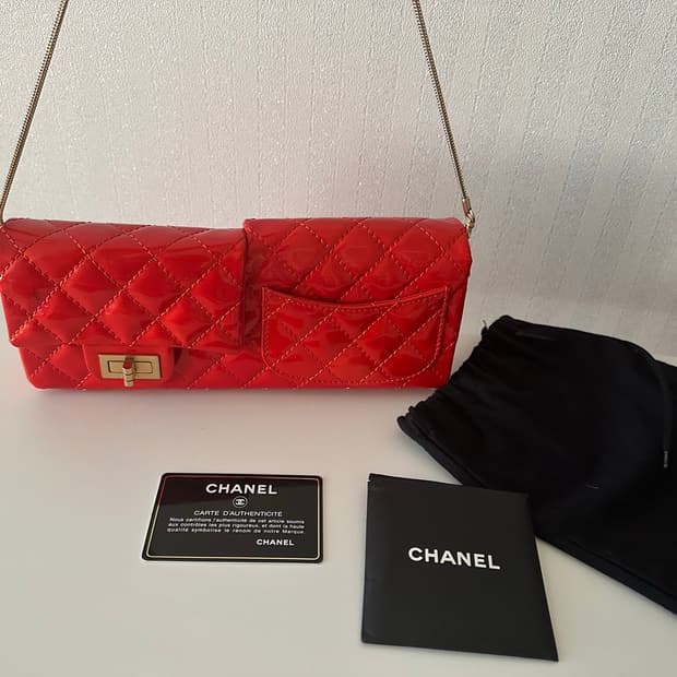 정품 샤넬 2008-2009 컬렉션 양면 리버시블 2.55 페이턴트 레드
