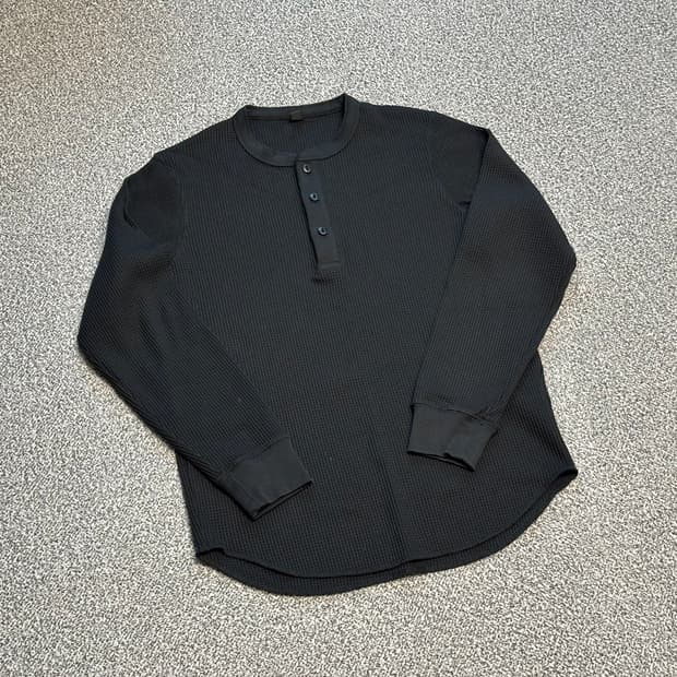 유니클로 와플헨리넥T 블랙 S 사이즈