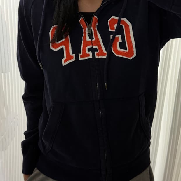 갭 네이비 오렌지로고 후드집업 xs