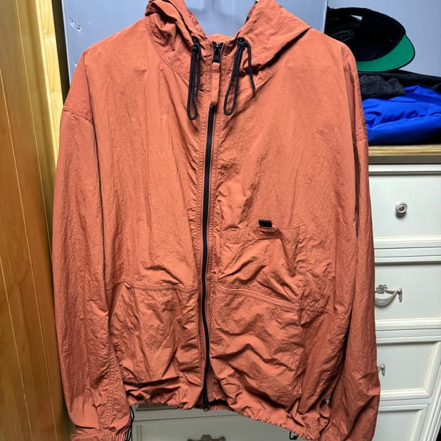 에스피오나지 바람막이