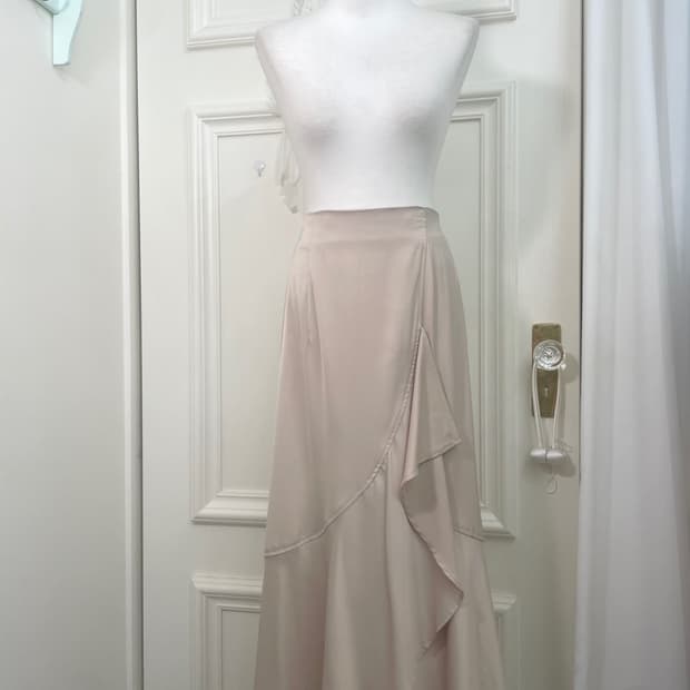 pink beige ruffle back banding long skir