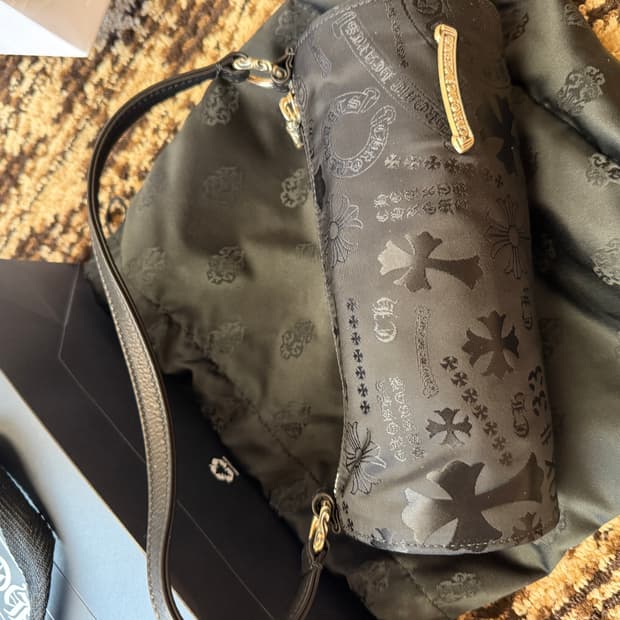 크롬하츠 원통 나일론 미니가방