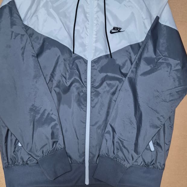 나이키 윈드러너 스모크 그레이 