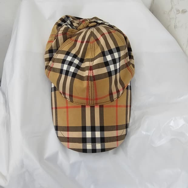 버버리 볼캡