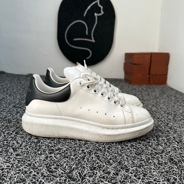 알렉산더 맥퀸 오버솔 스니커즈 39.5 (245/250)