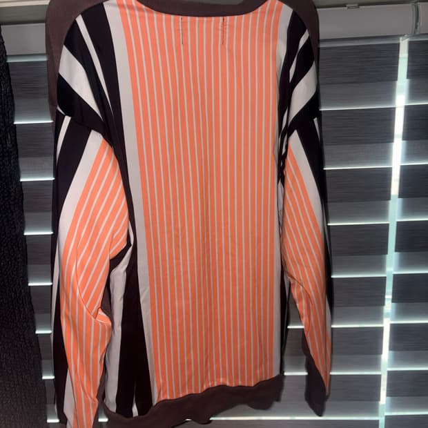 NOMA t.d. , relume 콜라보 맨투맨