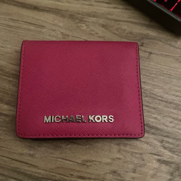 마이클코어스 지갑