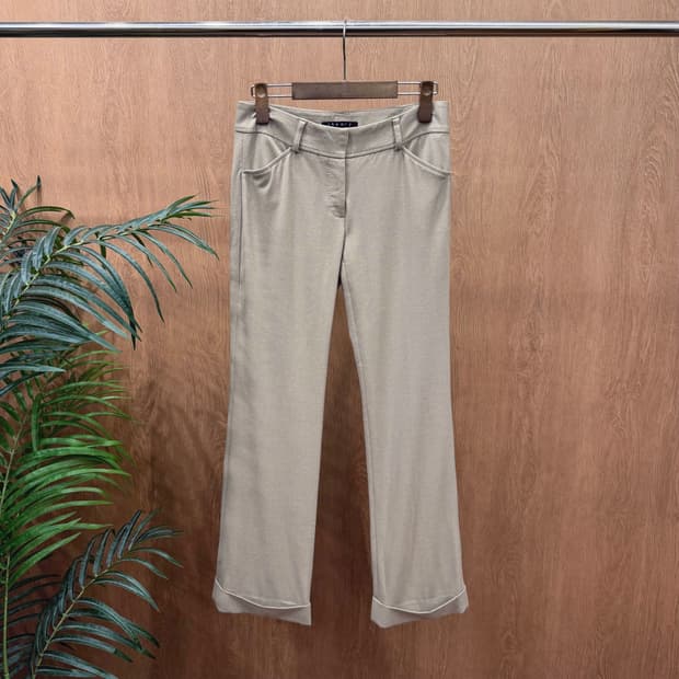 띠어리 슬랙스 팬츠 사선 포켓 벨트 루프 디테일 슬림핏 베이지