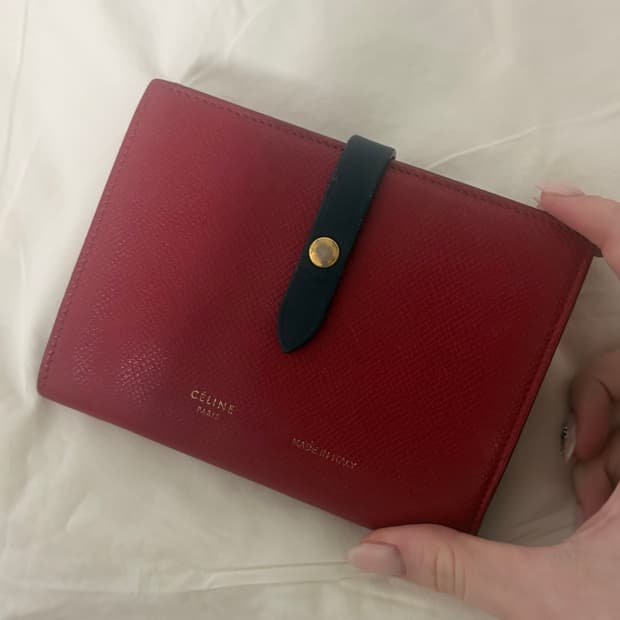 셀린느 바이컬러 스트랩 카프스킨 미디엄 중지갑