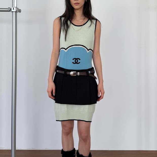 Tailored wool mini skirt