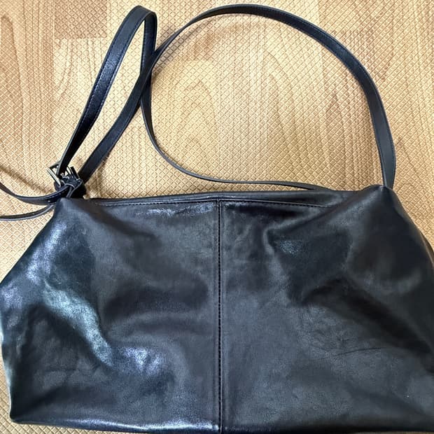 doest Brique Bag_ Black 판매합니다.