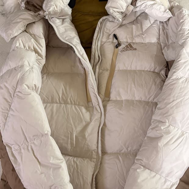 아디다스 아이보리 숏패딩