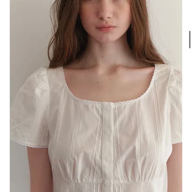 among 스퀘어넥 레이스 블라우스 아이보리