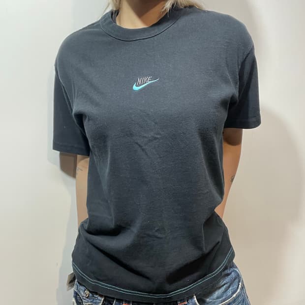 나이키 블랙 반팔 티셔츠