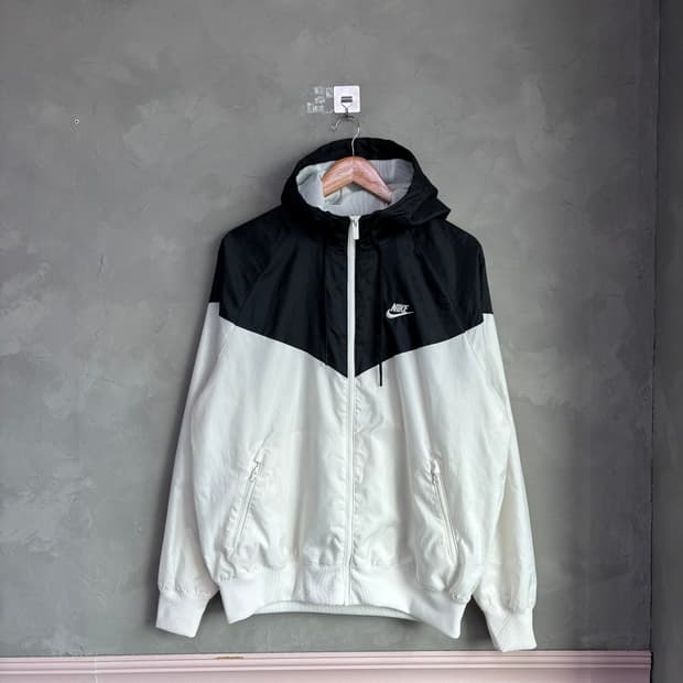 나이키 윈드러너 바람막이 화이트 흰검
