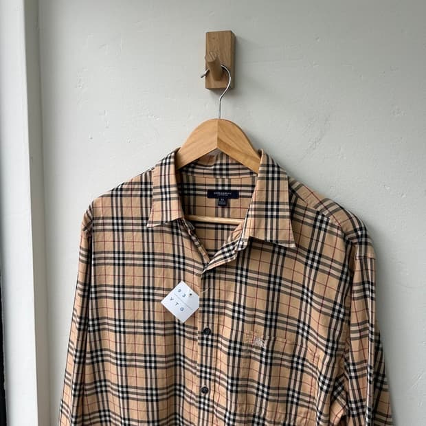 15977 - 버버리 노바 체크 셔츠