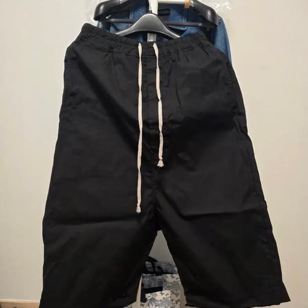 릭오웬스 반바지 46사이즈 판매합니다!!