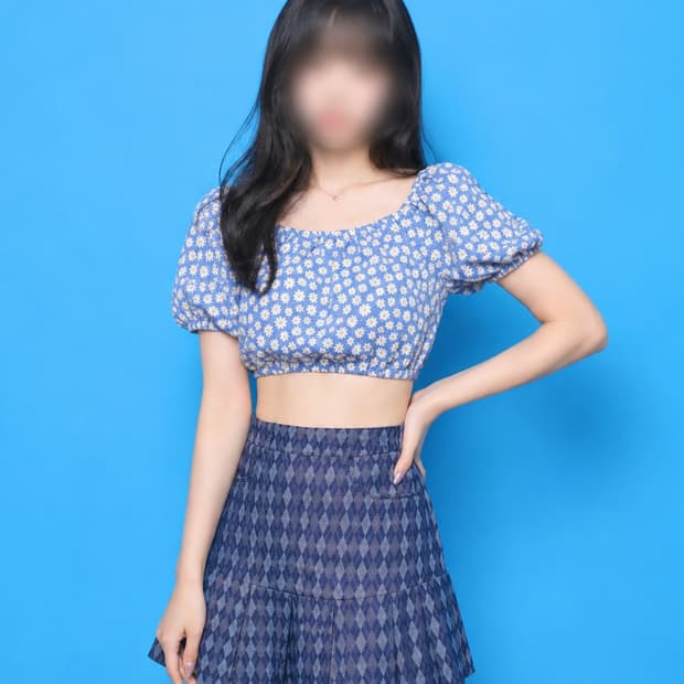 플로럴 크롭탑 + 다이아체크스커트