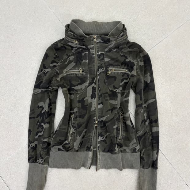 카모 투웨이 집업