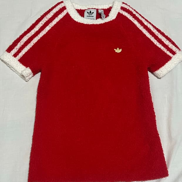 아디다스 프리미엄 플러피 니트 티셔츠