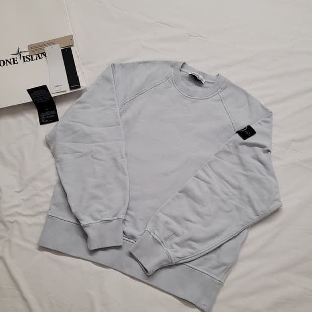 (미사용,새상품 )스톤아일랜드 레글런 맨투맨