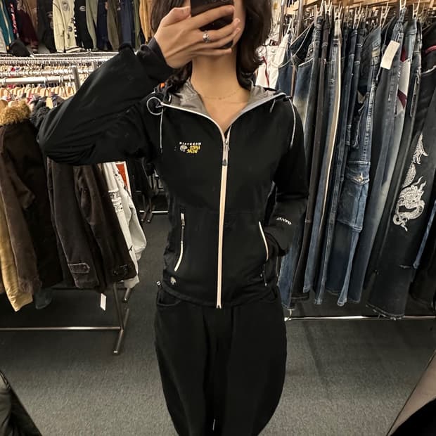 S) 마운틴 하드웨어 소프트 쉘 블랙 바람막이