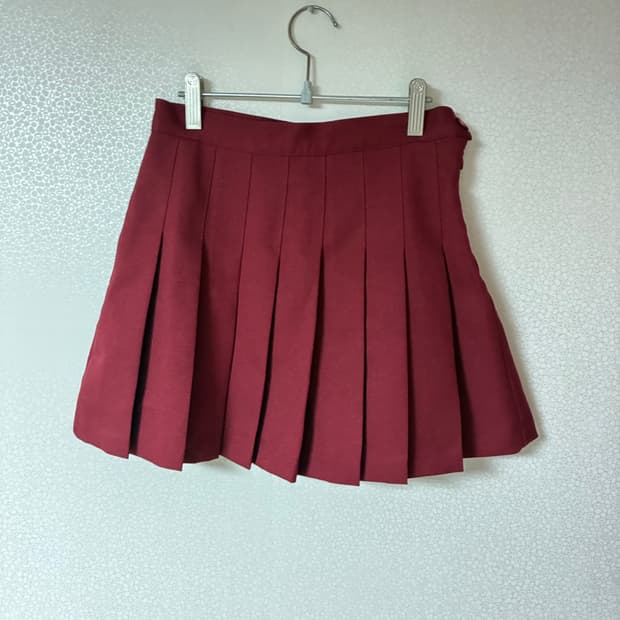 Basic red tennis skirt