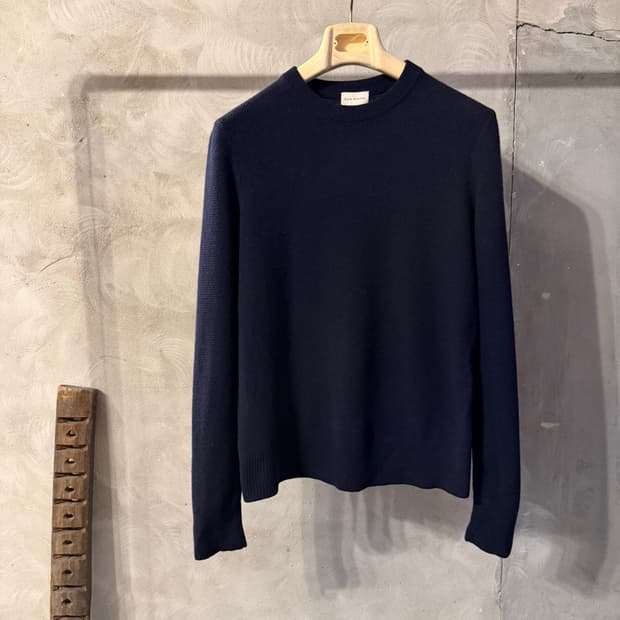 클럽모나코 크루넥 니트 슬림100